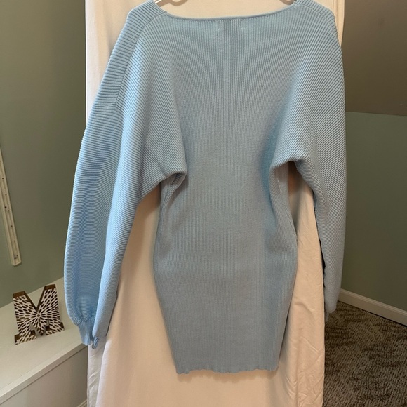 Light Blue V-Neck Sweater Dress with oversized Sleeves size large - Picture 2 of 14